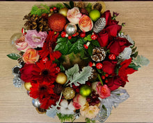 Load image into Gallery viewer, Christmas Centerpiece