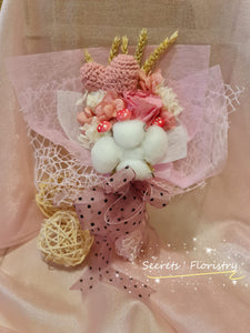 Preserved Bouquet with Crochet Hearts